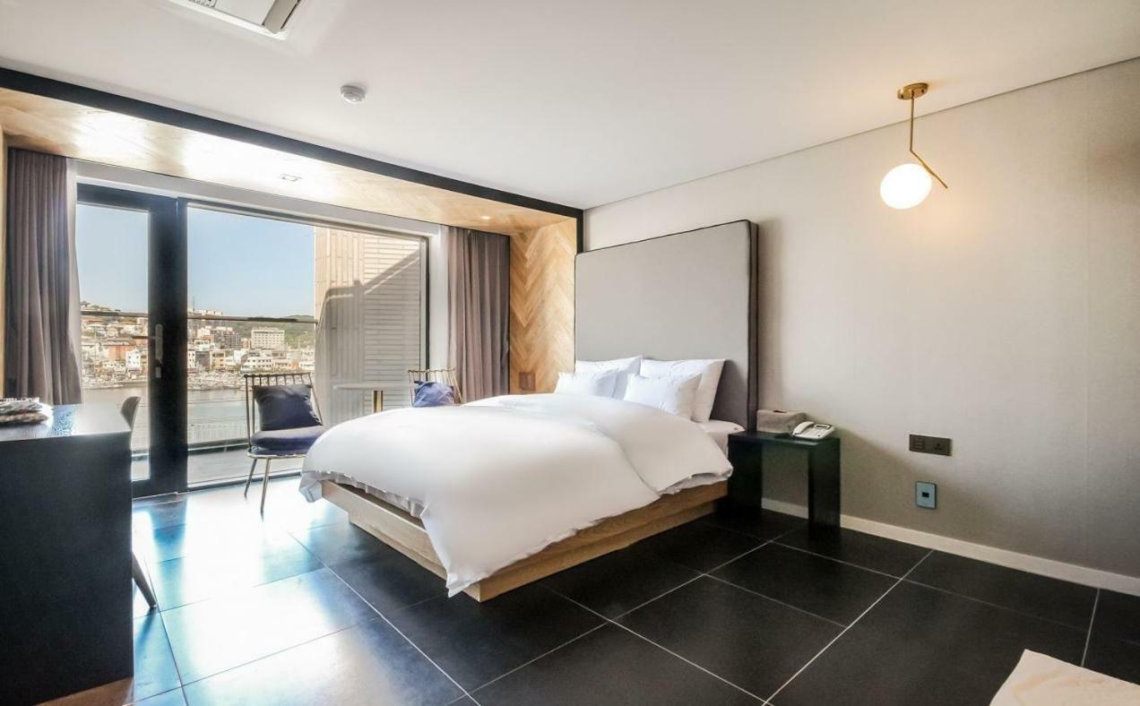 Brown Dot Hotel Hangnam Tongyeong Exterior photo